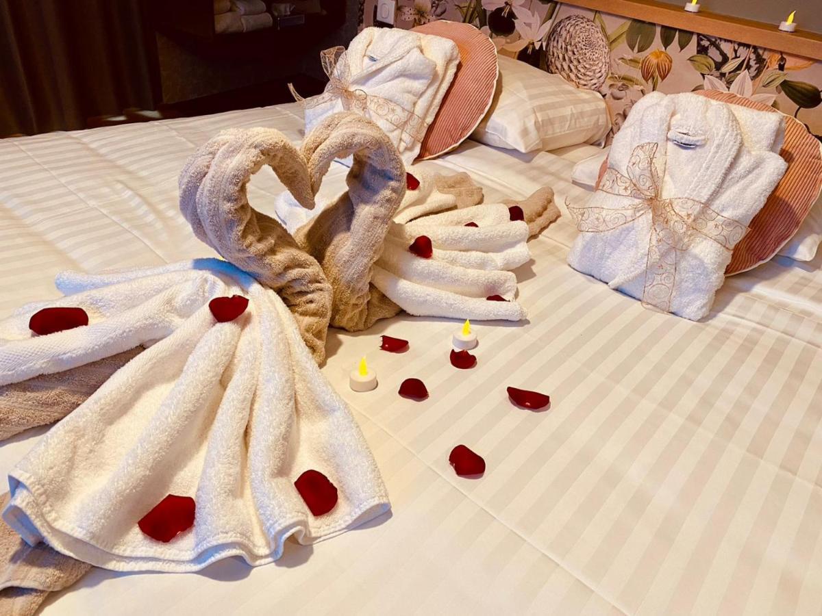 Le Bois Dormant-Hotel Restaurant & Spa Logis Hotel シャンパニョル エクステリア 写真